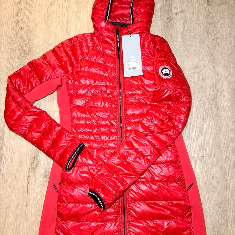 ✨Brand New ✨Canada Goose Women's Vibrant Red Puffer Coat